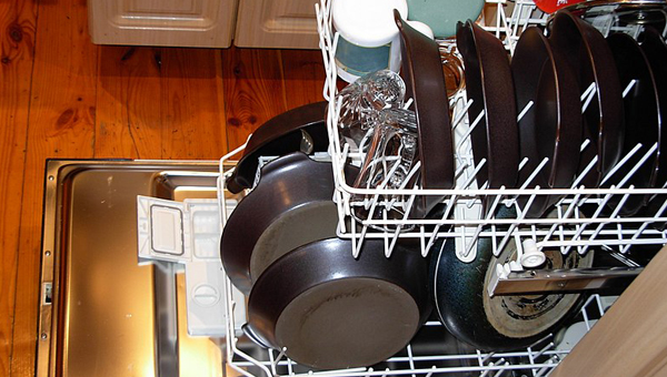 Dish washer